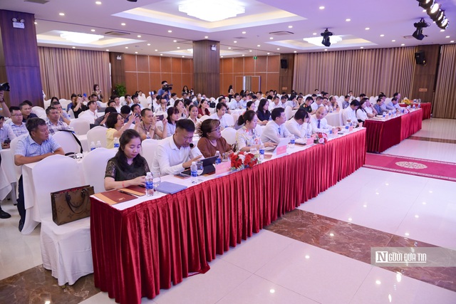 Chủ tịch UBND tỉnh Đắk Lắk: “Xây dựng mối quan hệ 2 chiều, tạo điều kiện thuận lợi cho tác nghiệp báo chí”- Ảnh 1. Chủ tịch UBND tỉnh Đắk Lắk: “Xây dựng mối quan hệ 2 chiều, tạo điều kiện thuận lợi cho tác nghiệp báo chí”- Ảnh 1.