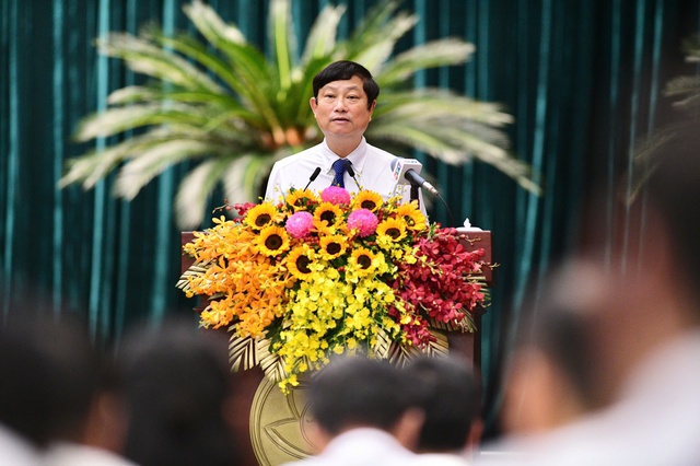 Chủ tịch Tp.HCM: Không được trả lời dân bằng văn bản dài dòng rồi kết luận “theo quy định pháp luật”- Ảnh 4. Chủ tịch Tp.HCM: Không được trả lời dân bằng văn bản dài dòng rồi kết luận “theo quy định pháp luật”- Ảnh 4.
