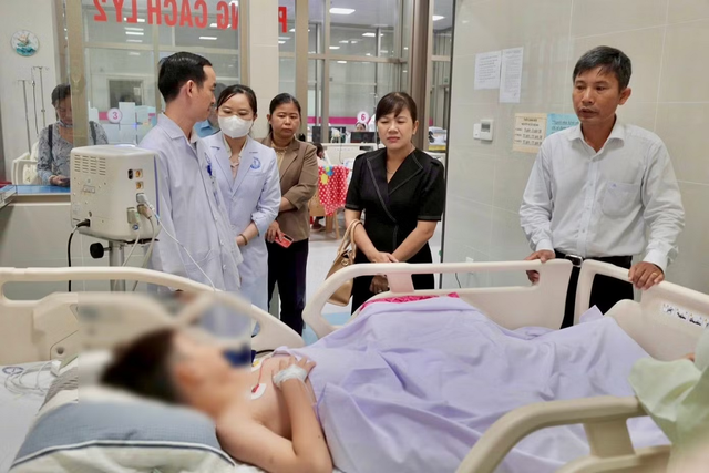 Đã rõ nguyên nhân vụ gần 300 người nghi ngộ độc bánh mì ở Đồng Tháp - Ảnh 1.