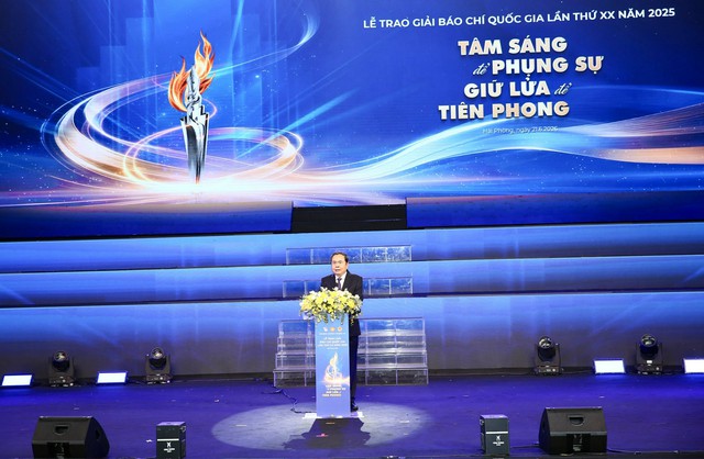 Chủ tịch Quốc hội: Báo chí dùng ngòi bút sắc bén để phụng sự tổ quốc, phục vụ nhân dân- Ảnh 2. Chủ tịch Quốc hội: Báo chí dùng ngòi bút sắc bén để phụng sự tổ quốc, phục vụ nhân dân- Ảnh 2.