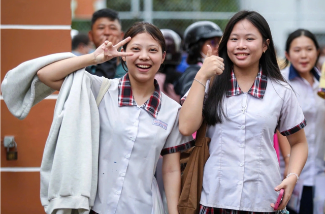 Điểm danh các trường có thành tích "khủng" trong kỳ thi lớp 10 Hà Nội năm nay- Ảnh 1. Điểm danh các trường có thành tích "khủng" trong kỳ thi lớp 10 Hà Nội năm nay- Ảnh 1.