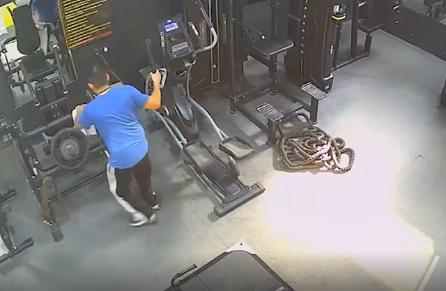 Đang tập thể dục, nam cảnh sát gục ngã rồi tử vong - Ảnh 1.