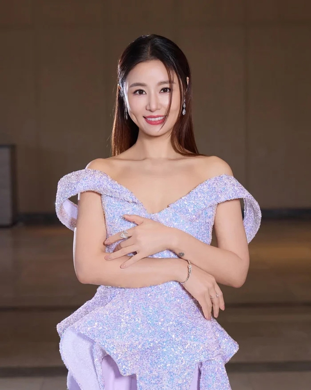 Lâm Tâm Như khoe ảnh thuở thiếu nữ với vẻ trong sáng và ngọt ngào - Ảnh 4.