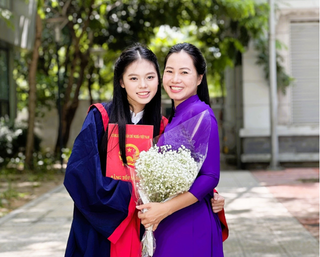 Nữ sinh trường tư trở thành thủ khoa lớp 10 Hà Nội, lập thành tích chưa từng có trong nhiều năm - Ảnh 2.