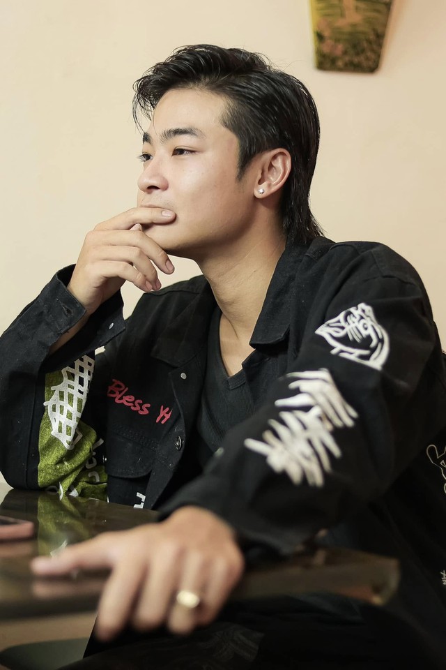 V&otilde; Ho&agrave;i Vũ - con trai "Vua b&atilde;i r&aacute;c" g&acirc;y sốt phim giờ v&agrave;ng - Ảnh 4.