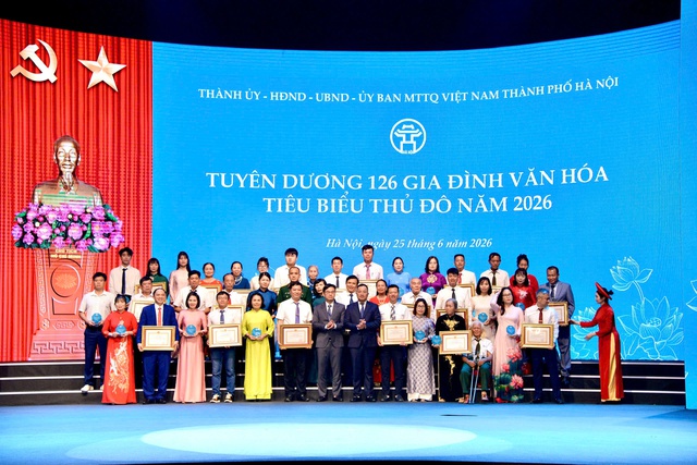 Mỗi gia đ&igrave;nh văn h&oacute;a l&agrave; một "tế b&agrave;o l&agrave;nh mạnh" của x&atilde; hội - Ảnh 2.