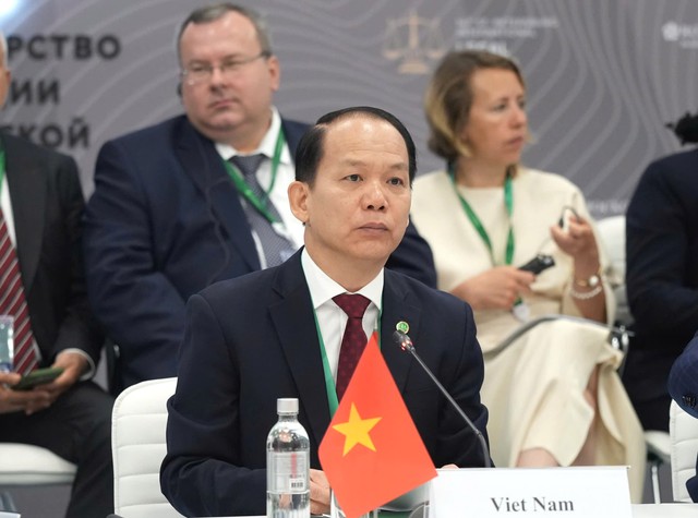 Bộ trưởng Ho&agrave;ng Thanh T&ugrave;ng: Ph&aacute;p luật phải &ldquo;đi trước mở đường&rdquo;, trở th&agrave;nh lợi thế cạnh tranh của Việt Nam- Ảnh 4.