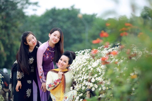 Nữ NSƯT đ&igrave;nh đ&aacute;m 1 thời l&agrave; mẹ đơn th&acirc;n: U60 gi&agrave;u c&oacute;, chọn cuộc sống độc th&acirc;n, giản dị - Ảnh 4.