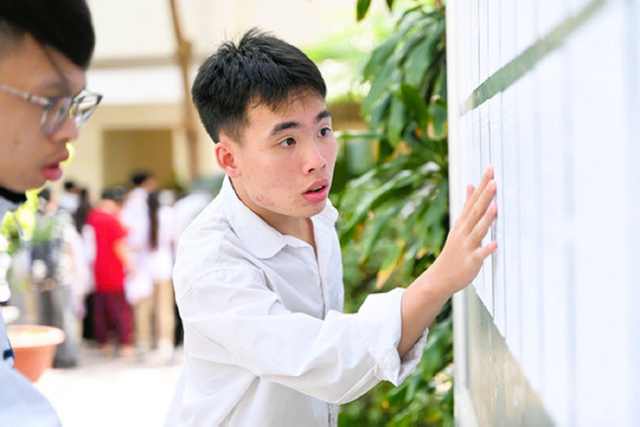 Dự b&aacute;o phổ điểm thi tốt nghiệp THPT 2026: Điểm chuẩn đại học sẽ biến động thế n&agrave;o?- Ảnh 1.