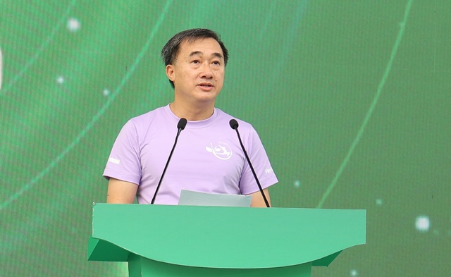 "Sức khoẻ bắt đầu từ việc cha mẹ bớt cầm điện thoại, c&ugrave;ng con đi bộ 1 v&ograve;ng sau bữa tối"- Ảnh 1.