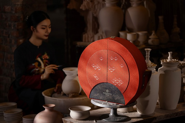 L&agrave;ng gốm B&aacute;t Tr&agrave;ng trở th&agrave;nh nguồn cảm hứng cho bộ sưu tập b&aacute;nh trung thu m&ugrave;a đo&agrave;n vi&ecirc;n - Ảnh 1.