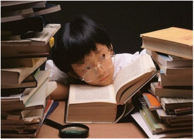 Vì sao học sinh Singapore áp lực thi cử từ cấp tiểu học? - Ảnh 1.