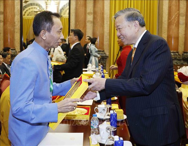 Tổng B&iacute; thư, Chủ tịch nước T&ocirc; L&acirc;m gặp mặt 85 đại biểu người cao tuổi ti&ecirc;u biểu to&agrave;n quốc - Ảnh 3.