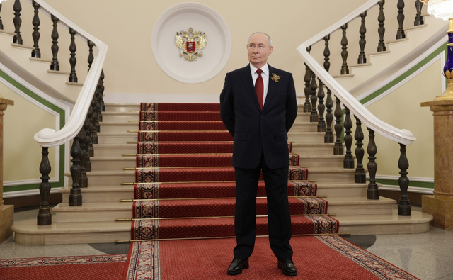 Tổng thống Nga Vladimir Putin ủng hộ đề xuất của Tổng thống Mỹ Donald Trump, hối th&uacute;c Kyiv thỏa hiệp - Ảnh 1.