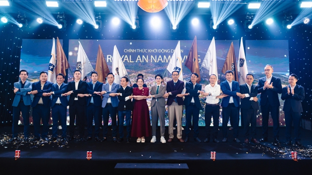 Royal Capital Group bắt tay L.U.X Property phát triển thị trường bất động sản cao cấp - Ảnh 2.