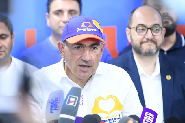 Đương kim Thủ tướng Armenia tuyên bố chiến thắng trong cuộc bầu cử mang tính bước ngoặt - Ảnh 1.