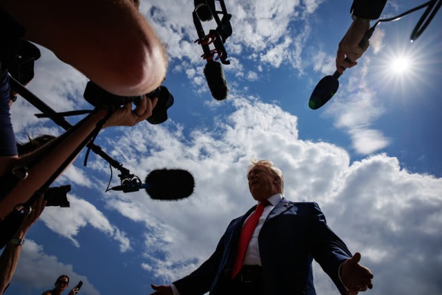 Ông Trump yêu cầu Iran và Israel ngừng "nổ súng" khi lệnh ngừng bắn đổ vỡ - Ảnh 1.