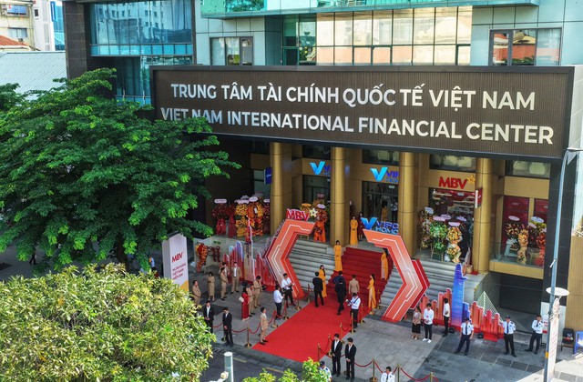 Khai trương trụ sở kinh doanh tại VIFC-HCMC: Bước chuyển sang thị trường phía Nam của Ngân hàng MBV - Ảnh 1.