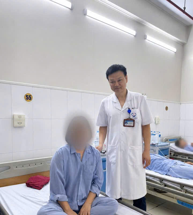 Người phụ nữ 39 tuổi đau bụng dữ dội, bác sĩ gắp ra thứ "đáng sợ" trong ổ bụng - Ảnh 1.