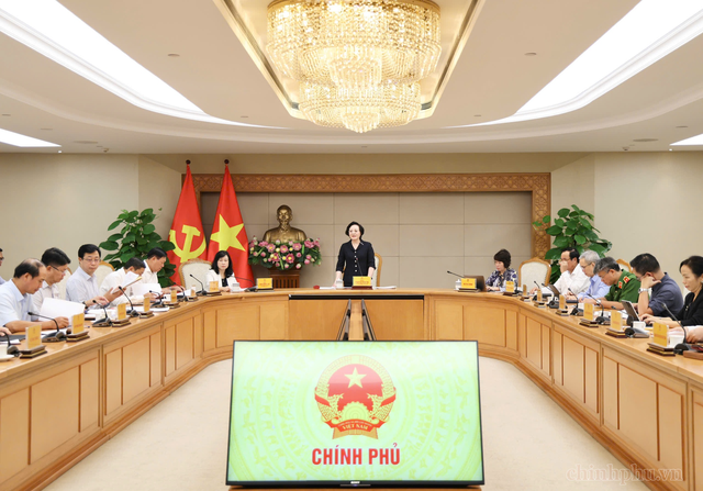 Phó Thủ tướng: Siết chặt quản lý bếp ăn trường học, kiểm soát nghiêm nguồn gốc thực phẩm - Ảnh 2.