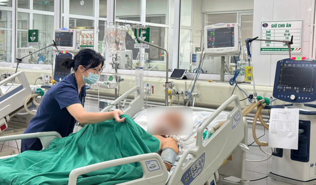 Người đ&agrave;n &ocirc;ng 45 tuổi ph&ugrave; n&atilde;o, nguy kịch sau khi ăn m&oacute;n kho&aacute;i khẩu "vạn người m&ecirc;" - Ảnh 1.