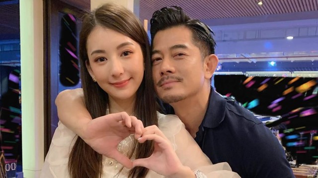 Mỹ nam "vạn người mê": Tuổi 61 vẫn phong độ, hôn nhân viên mãn bên vợ kém 22 tuổi cùng 3 con- Ảnh 2.
