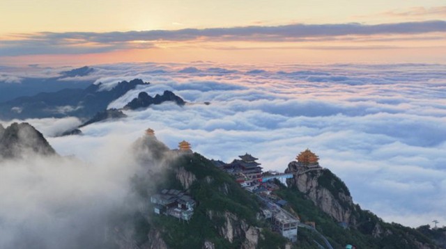 Tuyển "người săn mây", trả mức lương gây bất ngờ- Ảnh 1.