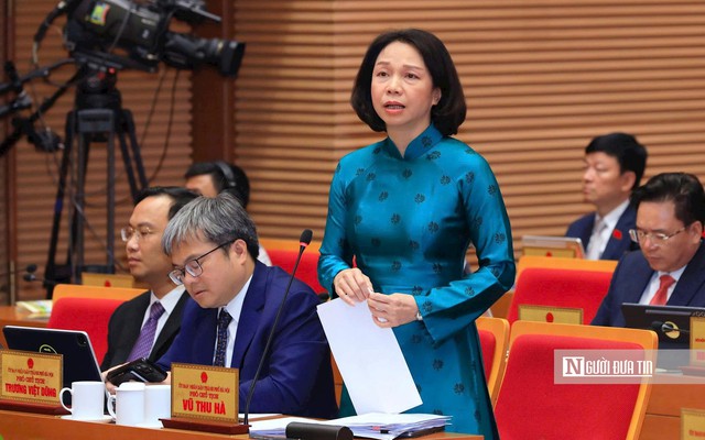 Phó Chủ tịch UBND Hà Nội trả lời chất vấn về điều kiện về bếp ăn, nhà ăn bán trú - Ảnh 2.