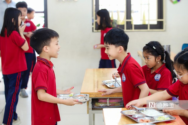 Phó Chủ tịch UBND Hà Nội trả lời chất vấn về điều kiện về bếp ăn, nhà ăn bán trú - Ảnh 1.