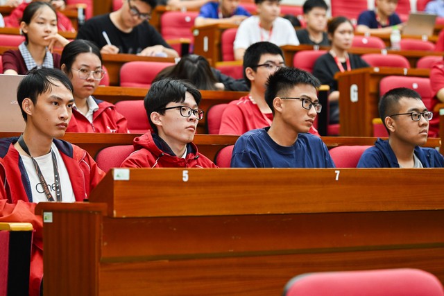 Học trường đại học nào ở Hà Nội sẽ được hỗ trợ 3,7-5,5 triệu đồng/tháng? - Ảnh 1.