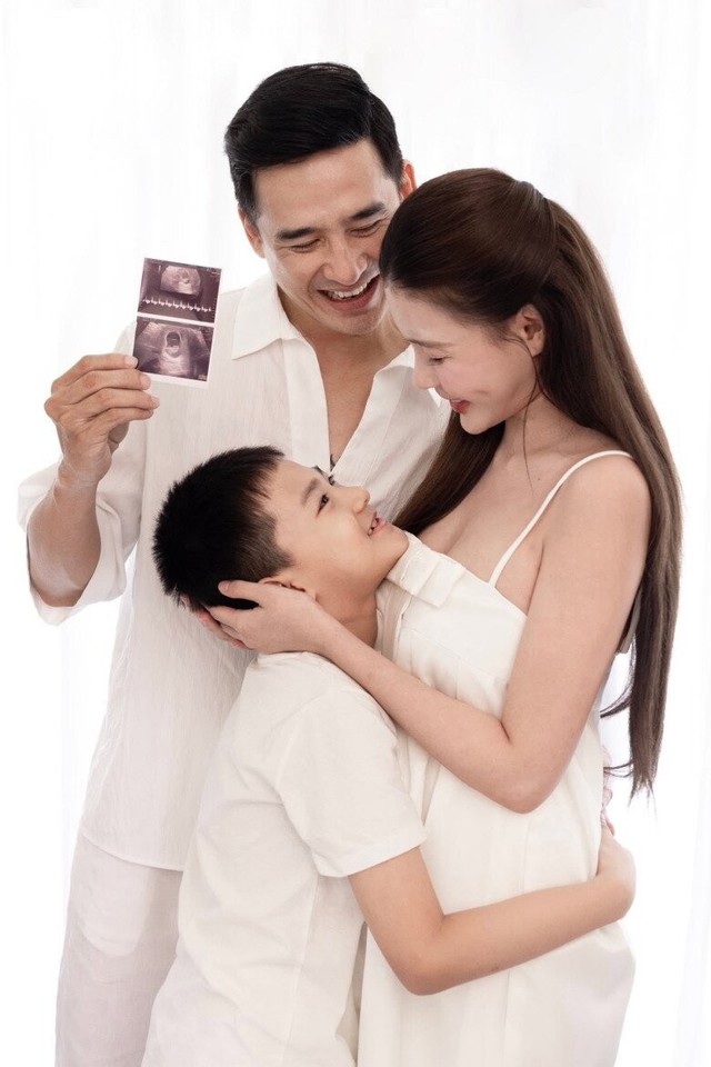 Cặp đôi kiểu mẫu showbiz Việt: Hạnh phúc viên mãn khi sắp đón thêm một "tiểu công chúa" - Ảnh 5.