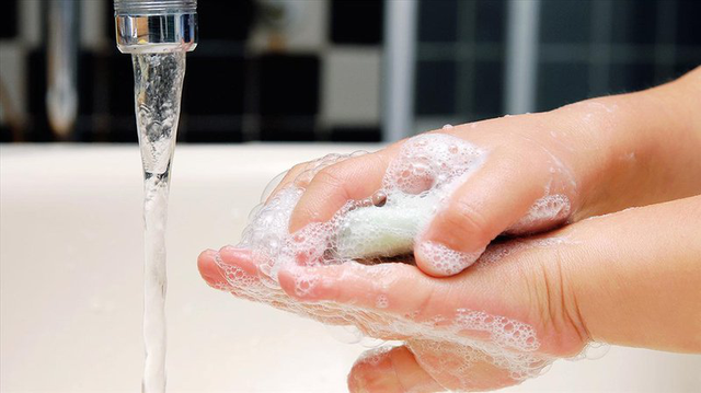 Thiếu niên 17 tuổi suýt mất mạng sau khi bị thứ nước "cực độc" bắn lên người - Ảnh 2.
