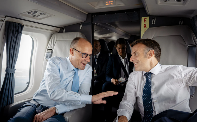 Ông Macron lần đầu gặp ông Merz sau thất bại của dự án máy bay chiến đấu tương lai của châu Âu (FCAS) - Ảnh 1.