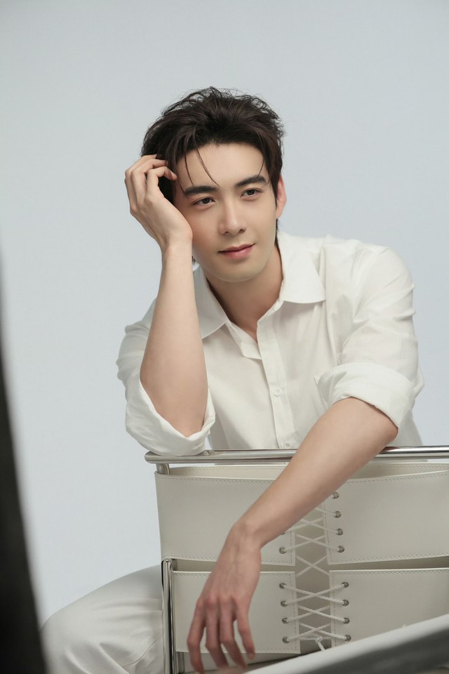 Nam thần đẹp bậc nhất showbiz: Hào quang lụi tàn, liên tiếp "trượt dốc" sau 3 phim trong 2 tháng - Ảnh 5.
