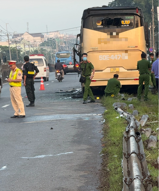 Cháy xe khách giường nằm, 7 người chết - Ảnh 1.