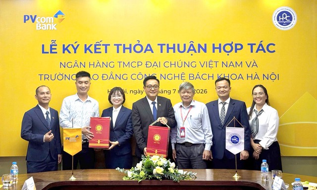 PVcomBank v&agrave; Trường Cao đẳng C&ocirc;ng nghệ B&aacute;ch khoa H&agrave; Nội k&yacute; kết thỏa thuận hợp t&aacute;c to&agrave;n diện - Ảnh 1.