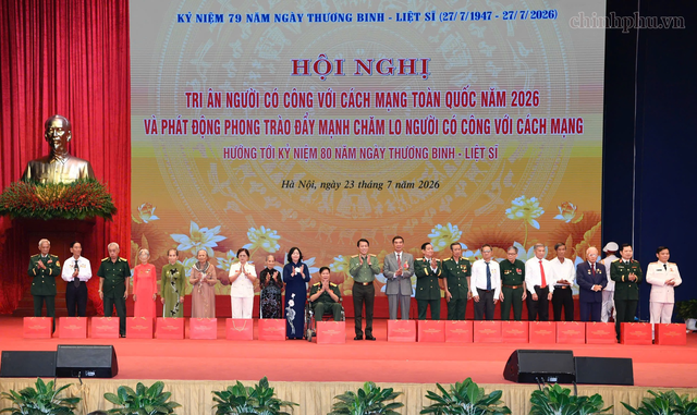 "Sự hy sinh của c&aacute;c thế hệ cha anh sẽ m&atilde;i m&atilde;i được khắc ghi trong l&ograve;ng d&acirc;n tộc" - Ảnh 5.