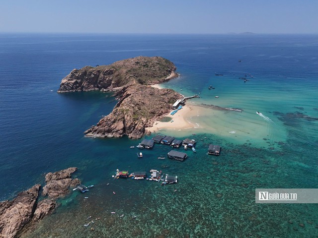 Người "giữ biển" Nhơn Hải trước b&agrave;i to&aacute;n du lịch gi&aacute; rẻ - Ảnh 1.