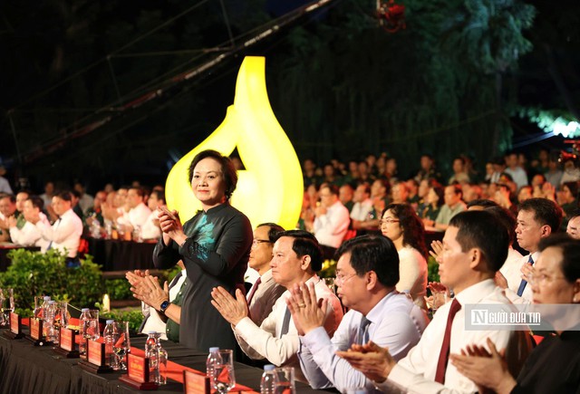 Xúc động cầu truyền hình "Đi tìm đồng đội - Sao sáng dẫn đường" tri ân các anh hùng liệt sĩ- Ảnh 2.