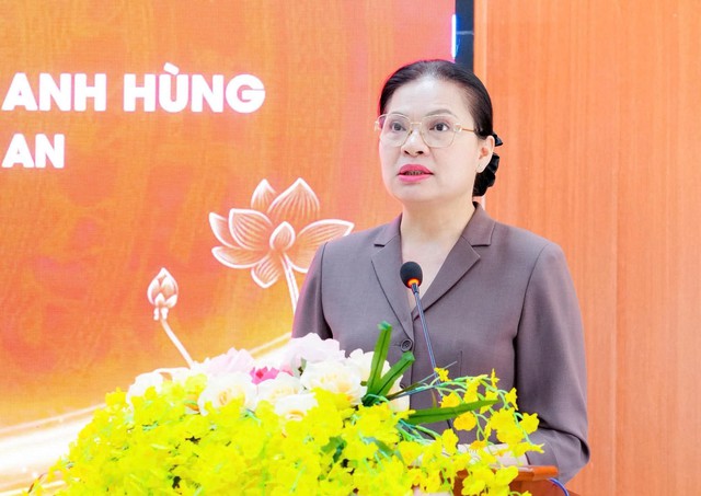 Trao tặng 60 căn nh&agrave; đầy đủ nội thất cho Mẹ Việt Nam anh h&ugrave;ng, thương binh nặng tại Nghệ An- Ảnh 3.