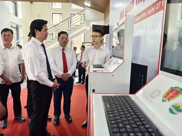 Lạng Sơn khai trương mô hình “Trạm dịch vụ công số”: Đưa AI đến gần người dân, mở lối cải cách hành chính - Ảnh 5.