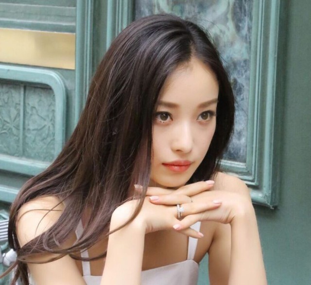 Mỹ nh&acirc;n sở hữu gương mặt ho&agrave;n hảo bậc nhất ch&acirc;u &Aacute;, phong c&aacute;ch đời thường chuẩn "s&aacute;ch mẫu" - Ảnh 5.