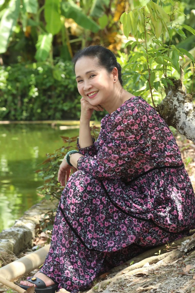 "Cặp đ&ocirc;i v&agrave;ng" của l&agrave;ng kịch ph&iacute;a Bắc: H&ocirc;n nh&acirc;n 40 năm vi&ecirc;n m&atilde;n trong ng&ocirc;i nh&agrave; nhỏ, nơi 4 thế hệ c&ugrave;ng qu&acirc;y quần - Ảnh 4.