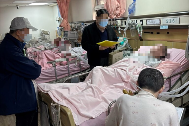 Người phụ nữ 60 tuổi tử vong v&igrave; th&oacute;i quen trước khi ngủ, b&aacute;c sĩ cảnh b&aacute;o "cực độc" nhưng nhiều người vẫn l&agrave;m mỗi ng&agrave;y - Ảnh 1.