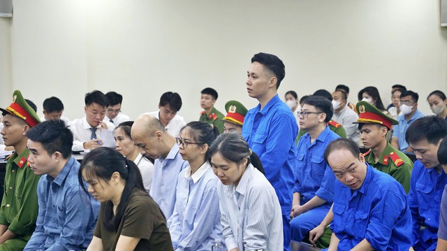 Tiết lộ hệ thống sổ sách giúp "trùm hàng giả" bỏ ngoài số tiền 1.792 tỷ đồng - Ảnh 1.