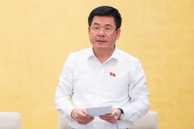 UBTVQH cho &yacute; kiến về định hướng ch&iacute;nh s&aacute;ch sửa đổi Luật Kinh doanh bất động sản - Ảnh 3.