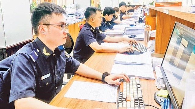 Cục Hải quan: Thu ng&acirc;n s&aacute;ch v&agrave; số h&oacute;a đột ph&aacute; trong 5 th&aacute;ng đầu năm - Ảnh 1.