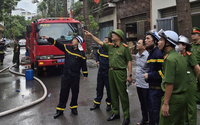Chủ tịch Hà Nội chỉ đạo khẩn sau vụ cháy nhà khiến 2 người tử vong ở KĐT Văn Phú - Ảnh 1.