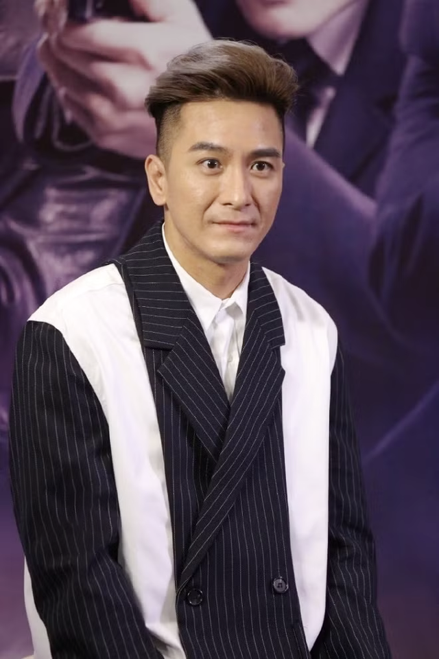 "Trai ngoan showbiz", hôn nhân viên mãn sau cú sốc bị phản bội - Ảnh 4.