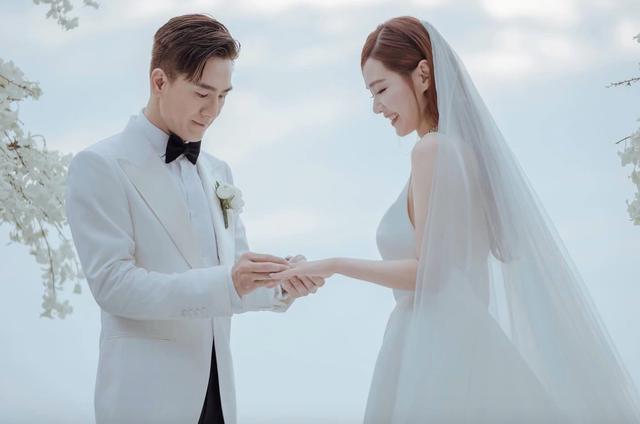 "Trai ngoan showbiz", hôn nhân viên mãn sau cú sốc bị phản bội - Ảnh 5.